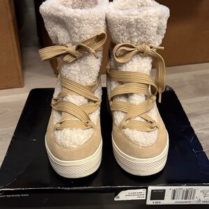 #143 Dolce Vita Wynsa Mushroom color Winter Boots w/ cozy lining for warmth W s8